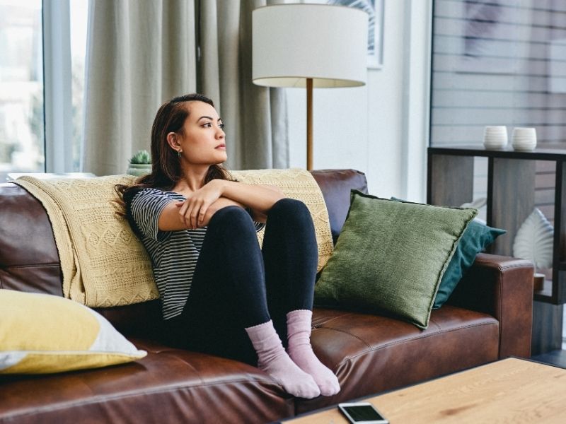 asiri-dusunme-overthinking-bedensel-belirtiler-yapar-mi